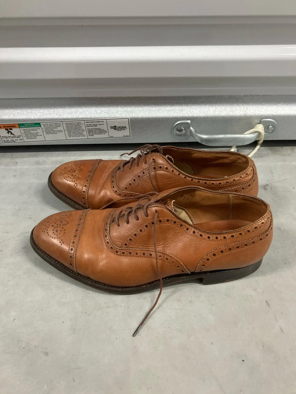 Alden 911 Medallion Perf Tip Bal Oxford Burnished Tan Calf USA 8.5